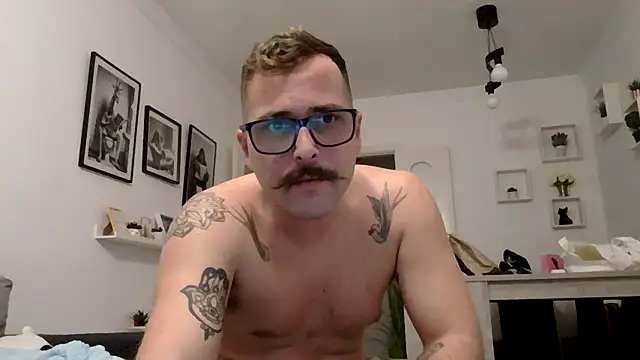 Snapshot of yanick931 chatting on May 15, 2026, 11:14 pm yanick931 online show from May 15, 2026, 11:14 pm