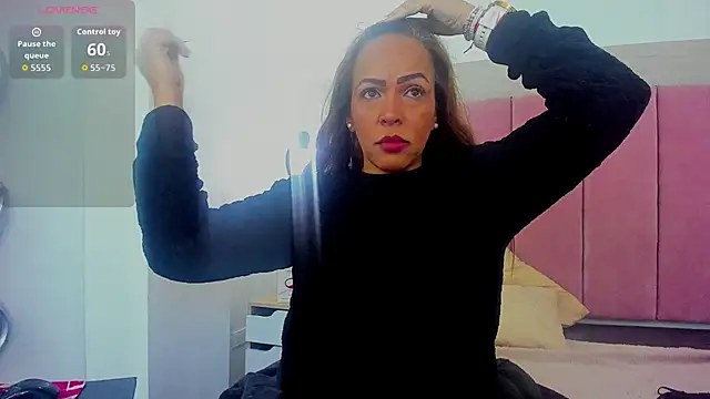 Helenn Moore online show from June 11, 2026, 12:13 pm
