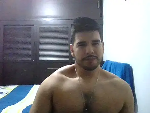 Snapshot of LatinBeardCali chatting on March 18, 2026, 2:08 pm LatinBeardCali online show from March 18, 2026, 2:08 pm