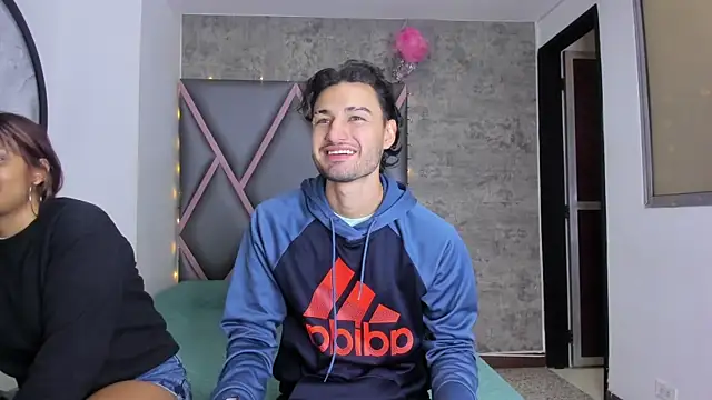 Wolf Kitty online show from April 6, 2026, 11:22 am