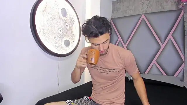 Wolf Kitty online show from April 7, 2026, 11:34 am