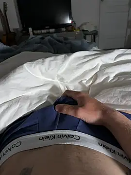 Elian0406 online show from April 14, 2026, 8:25 pm