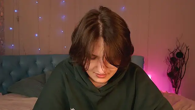 delalex online show from March 20, 2026, 9:05 pm