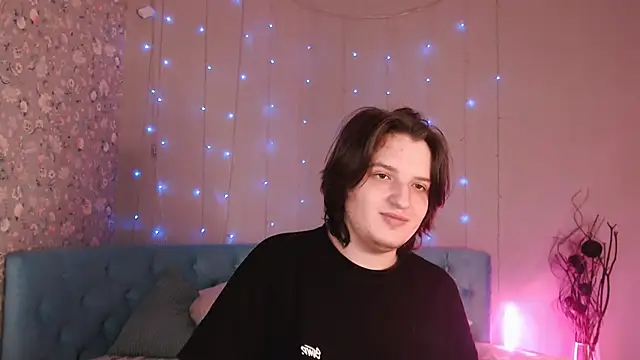 delalex online show from March 18, 2026, 8:32 pm