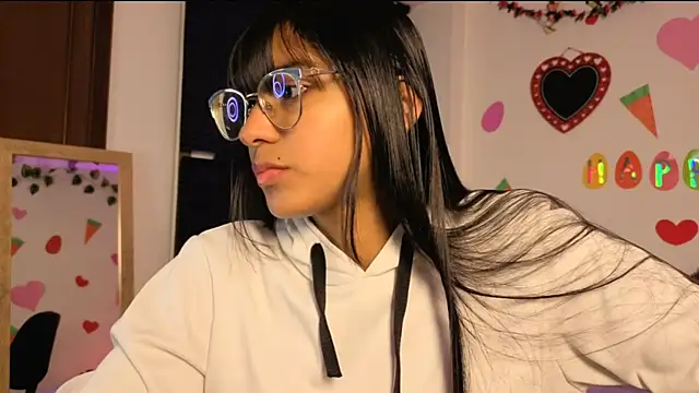 PaulaCutexs online show from April 25, 2026, 4:04 am