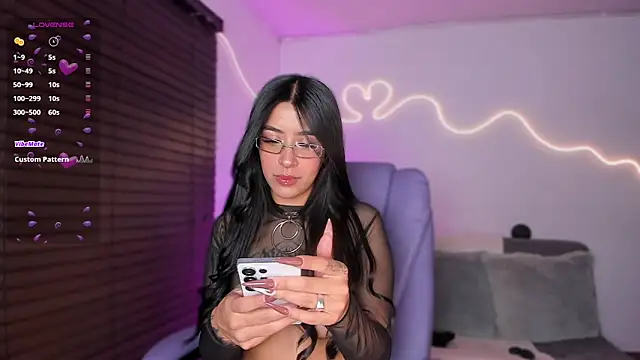 Snapshot of keily_xoxo_ chatting on May 28, 2026, 5:15 am keily xoxo online show from May 28, 2026, 5:15 am