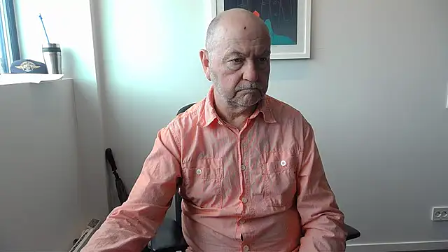 Snapshot of Buggemann chatting on July 7, 2026, 6:47 am Buggemann online show from July 7, 2026, 6:47 am