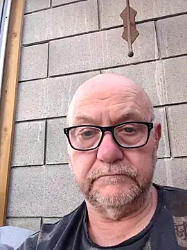 Snapshot of Buggemann chatting on July 12, 2026, 4:19 pm Buggemann online show from July 12, 2026, 4:19 pm