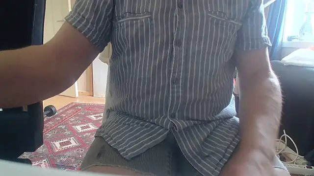 Snapshot of Buggemann chatting on June 19, 2026, 2:12 pm Buggemann online show from June 19, 2026, 2:12 pm