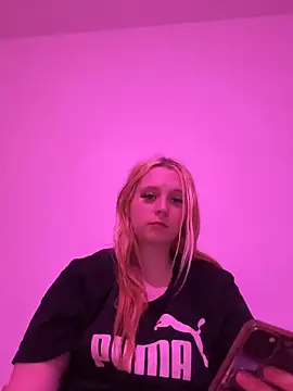 Snapshot of Young_Milka chatting on March 13, 2026, 8:47 pm Young Milka online show from March 13, 2026, 8:47 pm