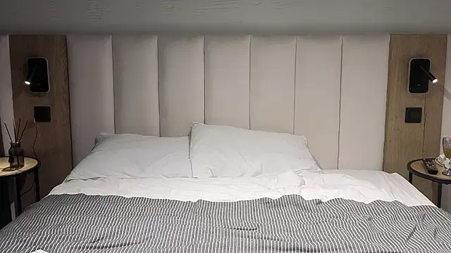 Emma  21 online show from March 12, 2026, 6:56 pm