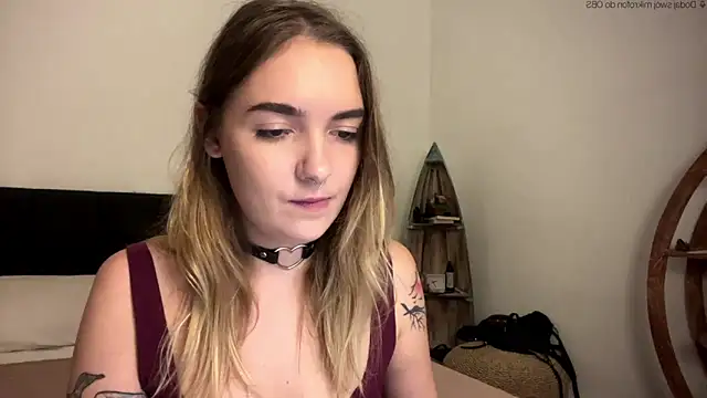 RoxyWet online show from April 22, 2026, 1:18 pm