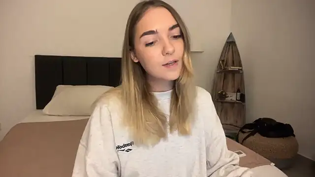 RoxyWet online show from April 2, 2026, 1:29 pm