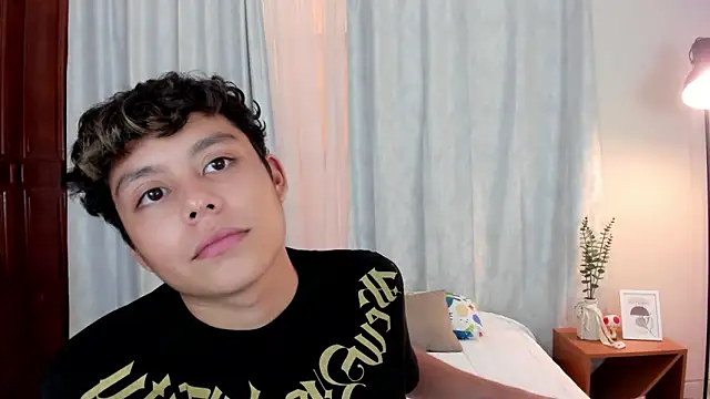 Snapshot of chico_medusa chatting on May 8, 2026, 8:23 pm chico medusa online show from May 8, 2026, 8:23 pm