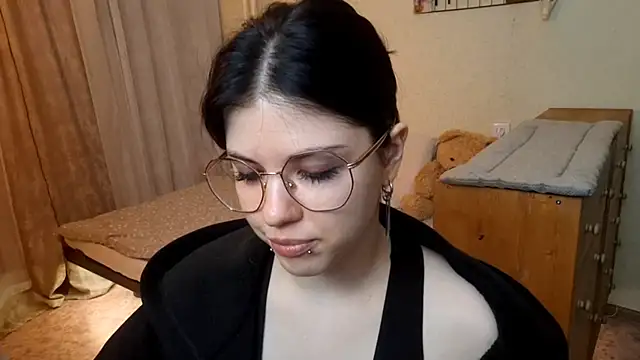 MiaTemptress online show from April 16, 2026, 2:18 pm