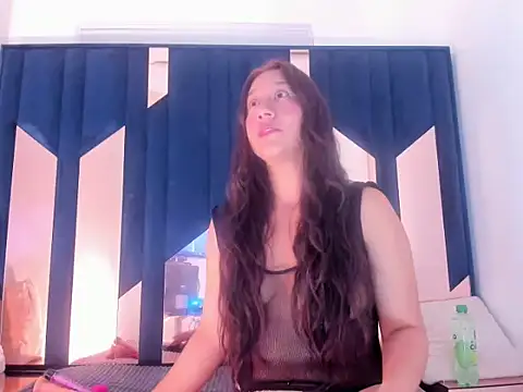 Snapshot of IvonneSkariel chatting on March 15, 2026, 4:14 pm IvonneSkariel online show from March 15, 2026, 4:14 pm