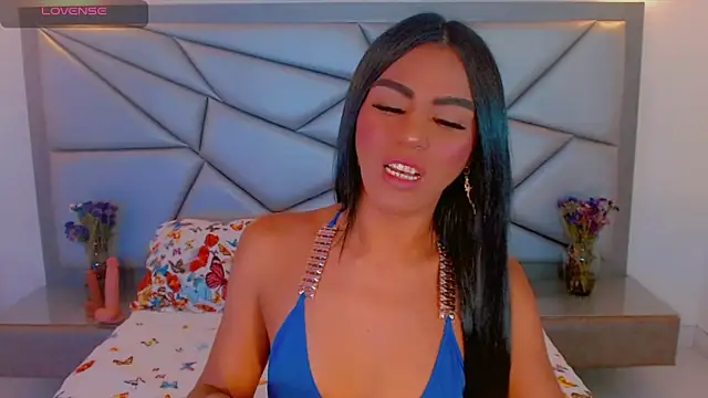 tiifannysexyhot online show from April 23, 2026, 12:29 pm