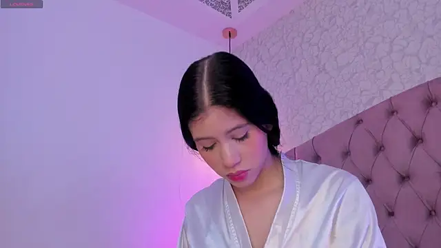 Snapshot of saraa_joness_ chatting on April 30, 2026, 6:15 pm saraa joness online show from April 30, 2026, 6:15 pm