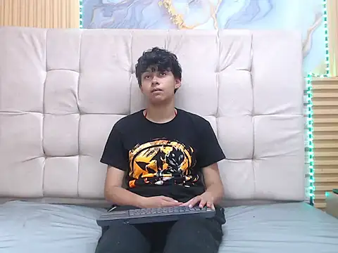 Snapshot of mauren_icarus chatting on March 16, 2026, 7:49 pm mauren icarus online show from March 16, 2026, 7:49 pm
