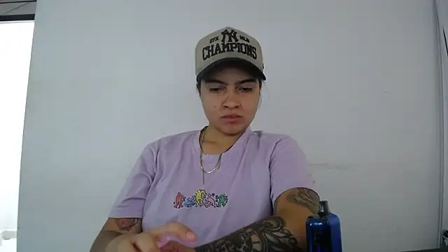 Snapshot of May-ana chatting on March 18, 2026, 10:32 pm May-ana online show from March 18, 2026, 10:32 pm