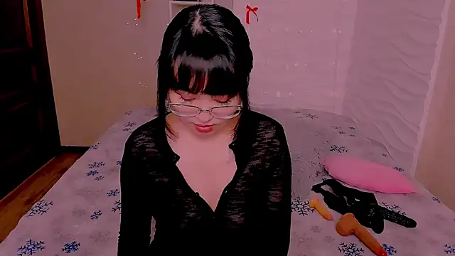 Snapshot of Akiko_Yun chatting on June 17, 2026, 12:54 am Akiko Yun online show from June 17, 2026, 12:54 am