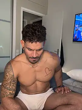 Snapshot of daniels-maison chatting on March 22, 2026, 8:10 pm daniels-maison online show from March 22, 2026, 8:10 pm