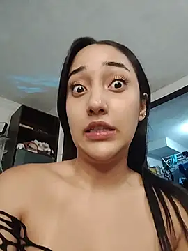 isabellaHill2 online show from April 11, 2026, 5:15 am