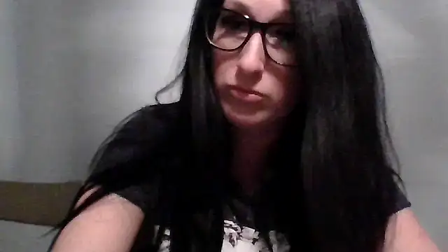 Snapshot of TheVictoriaWolf chatting on March 25, 2026, 12:11 am TheVictoriaWolf online show from March 25, 2026, 12:11 am