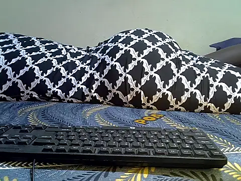 KendyQ  online show from April 23, 2026, 4:19 am