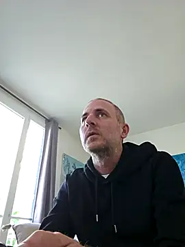 dufatcock online show from April 24, 2026, 3:47 pm