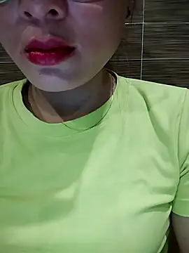 Snapshot of candy_flo chatting on May 3, 2026, 6:51 am candy flo online show from May 3, 2026, 6:51 am
