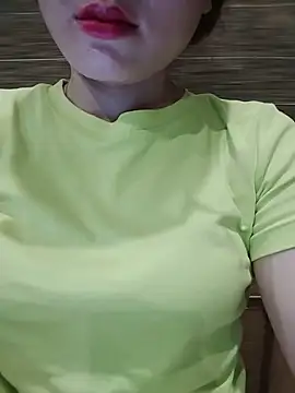 Snapshot of candy_flo chatting on May 15, 2026, 10:35 am candy flo online show from May 15, 2026, 10:35 am