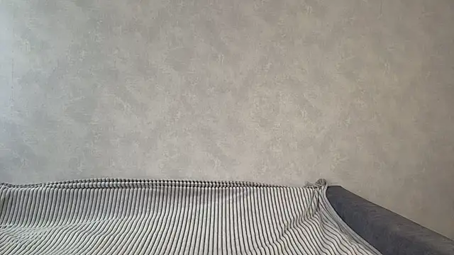 Ellaizatelly online show from April 26, 2026, 8:55 am