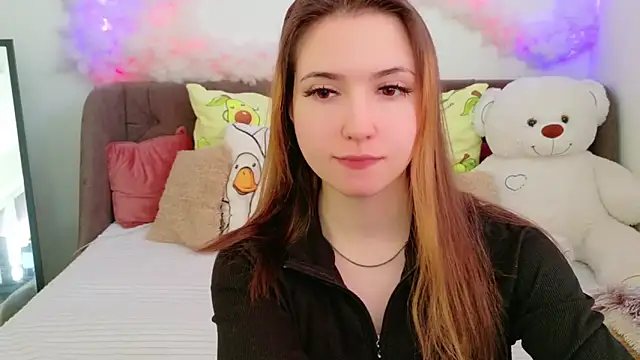 LeenMoonie online show from April 18, 2026, 8:16 am