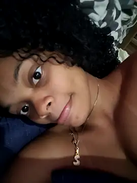 Snapshot of marialuiza2027 chatting on April 3, 2026, 5:08 pm marialuiza2027 online show from April 3, 2026, 5:08 pm