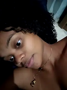 Snapshot of marialuiza2027 chatting on April 2, 2026, 12:40 am marialuiza2027 online show from April 2, 2026, 12:40 am