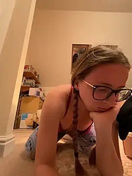 Snapshot of SophMaeexo chatting on March 18, 2026, 11:37 pm SophMaeexo online show from March 18, 2026, 11:37 pm