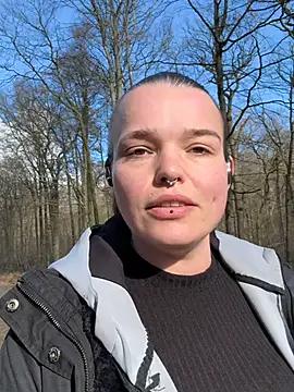 YoungLoreena online show from March 16, 2026, 2:10 pm