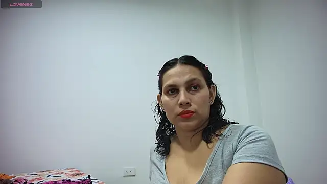 carlaantonellii online show from June 25, 2026, 3:37 am