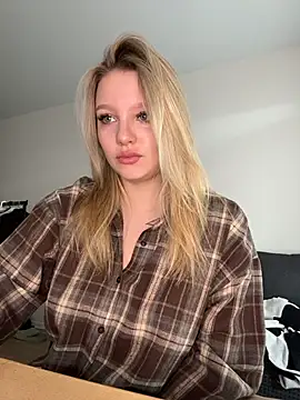 bettyloveu online show from March 30, 2026, 4:14 am