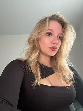 bettyloveu online show from April 28, 2026, 11:14 am