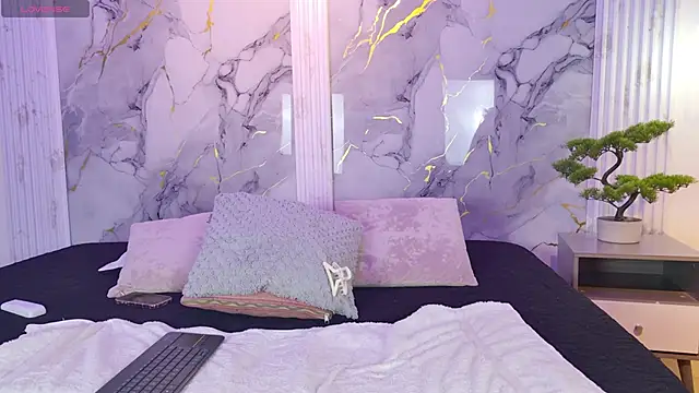 Snapshot of _charlotte_quee_ chatting on July 1, 2026, 6:52 pm charlotte quee online show from July 1, 2026, 6:52 pm