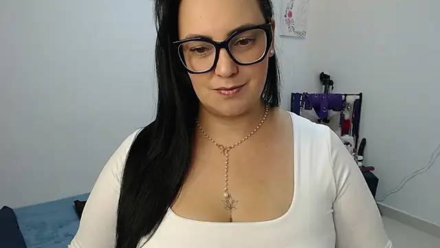 Veroniicabbw  online show from August 4, 2026, 10:42 am