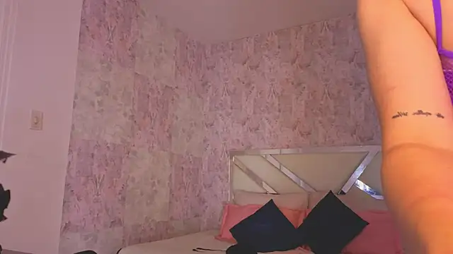 april summer  online show from April 2, 2026, 8:37 pm