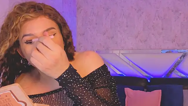 Snapshot of april_summer_ chatting on June 2, 2026, 8:31 pm april summer online show from June 2, 2026, 8:31 pm