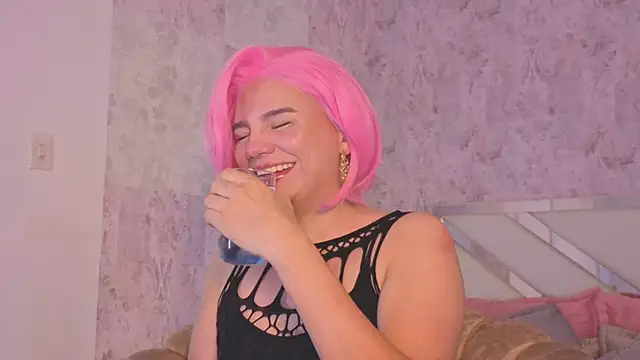 april summer  online show from April 9, 2026, 9:10 pm