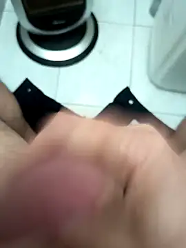 gabry21e5 online show from April 8, 2026, 8:27 am