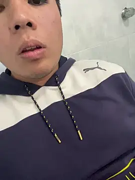 Snapshot of DanielZz69 chatting on March 17, 2026, 10:57 pm DanielZz69 online show from March 17, 2026, 10:57 pm