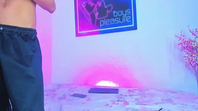 Boys xxx  online show from April 12, 2026, 6:38 am