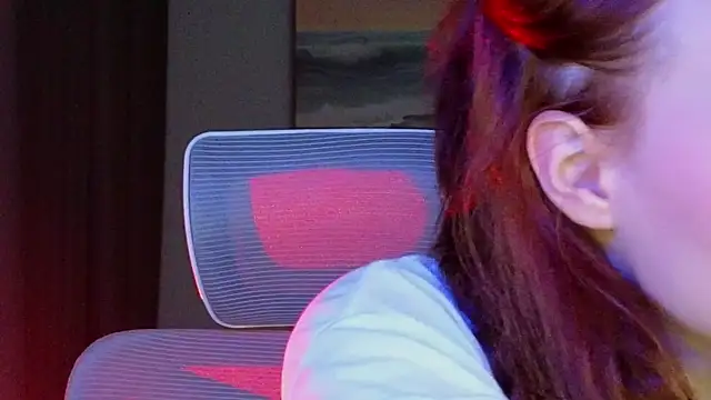 mollybossy online show from April 21, 2026, 12:23 am